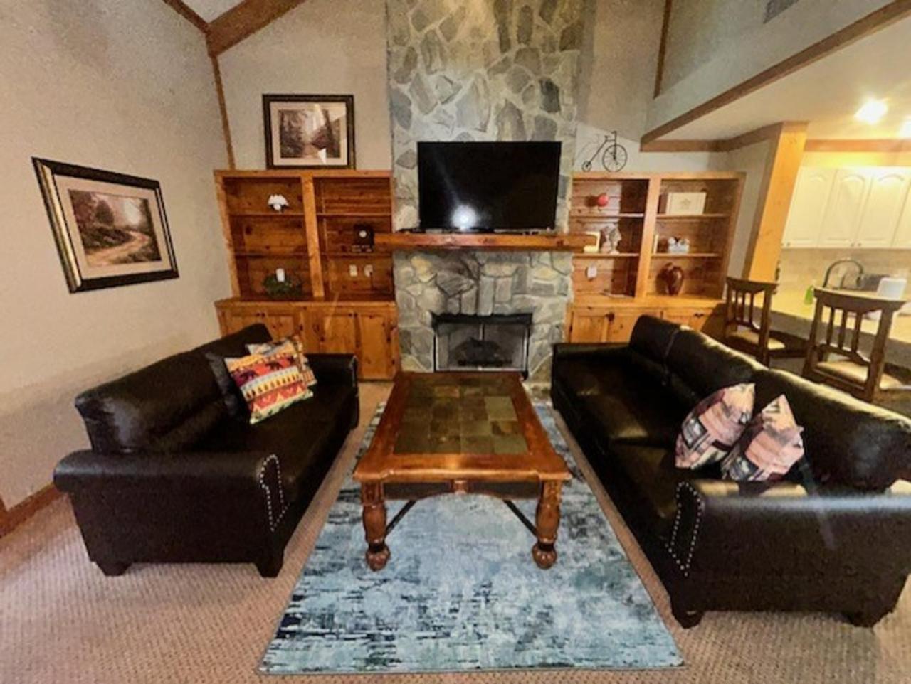 Newly Remodeled, Pool Table, Pool, Gym, Hiking! *